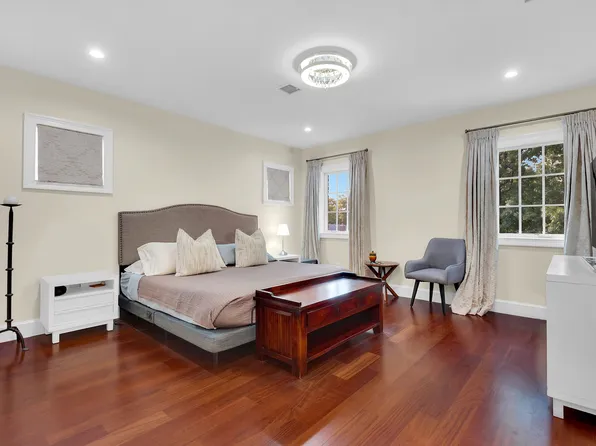 209-25 28th Avenue image 9 of 15