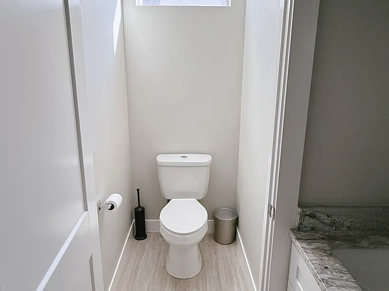 Master bedroom toilet