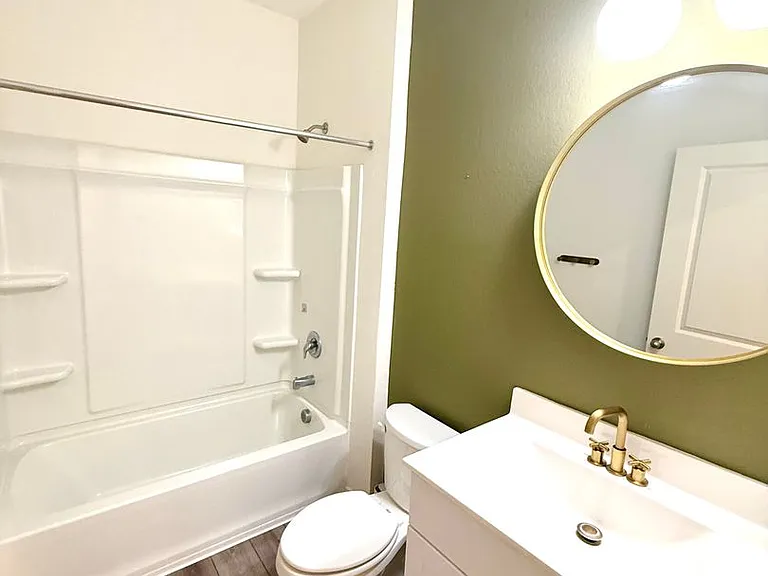 5006 Jovian — Photo 14
