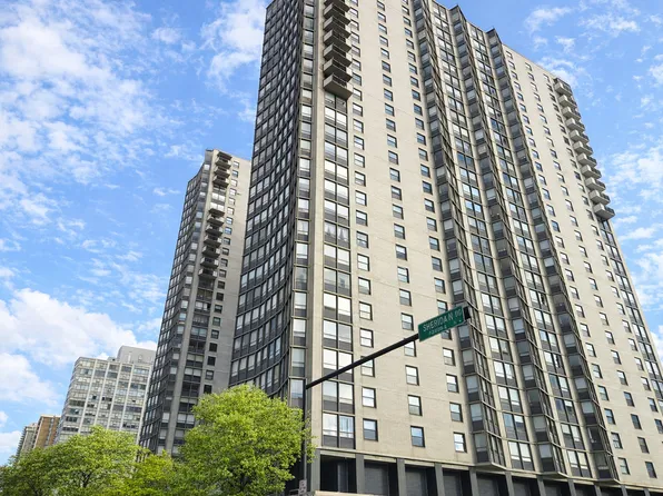 5701 N Sheridan Rd APT 30T, Chicago, IL 60660