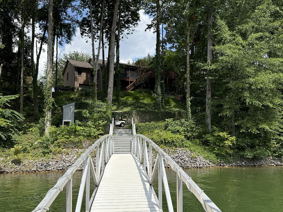 2nd image of 49 Wildwood Ct
