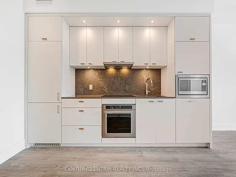 858 Dupont St #318 — Photo 9