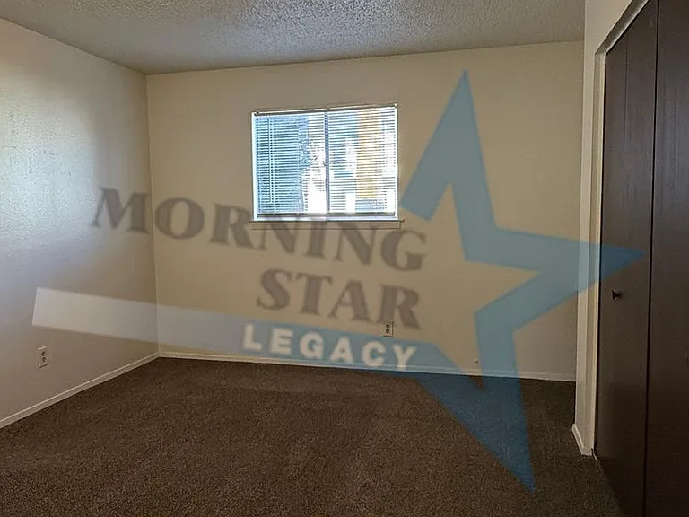 Puerta Del Sol Apartments — Photo 17