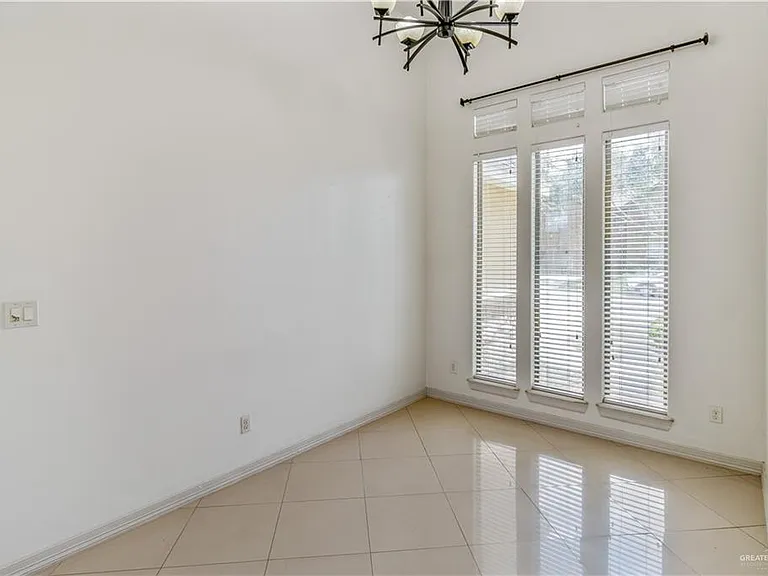 4012 Tyler Ave — Photo 16