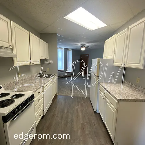 124 E Main St Photo 1