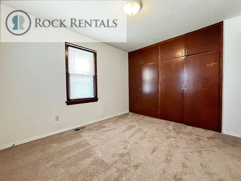 705 W 18th Ave — Photo 4