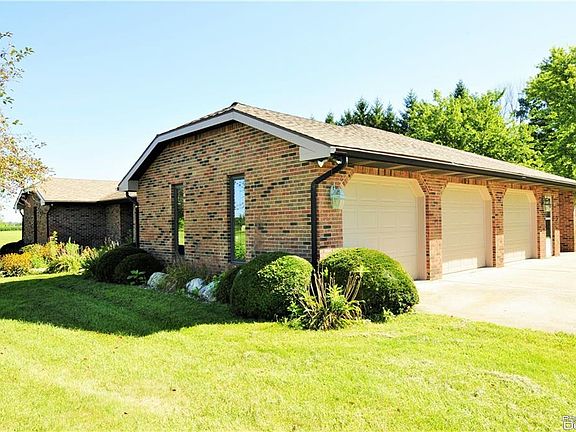 3rd image of 6450 Acacia Dr