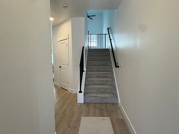 5th image of 1522 W Skyline Dr