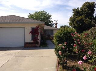 1220 Gloria Dr, Hollister, CA 95023