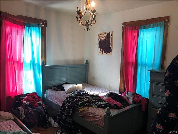 5th image of 320 W Pleasant Ave