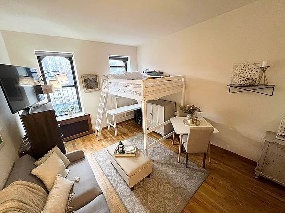 4th image of 118 W 83rd St APT 1b