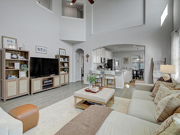 4th image of 6014 Prince Place Dr
