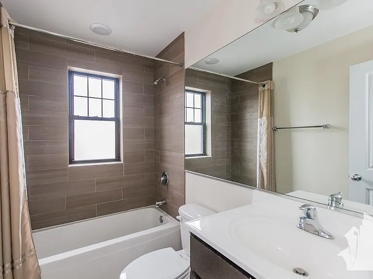 1830 W Leland Ave #G01 — Photo 12