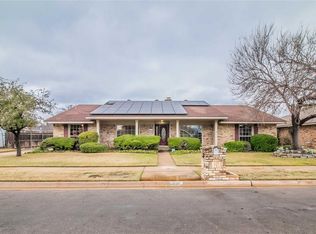 2811 Wood Wind Dr, Pantego, TX 76013