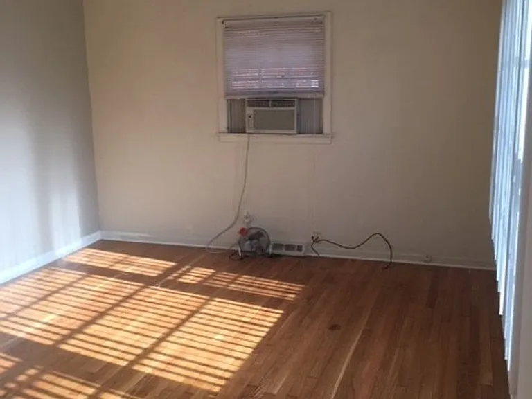 1833 1/2 Marietta Dr — Photo 2