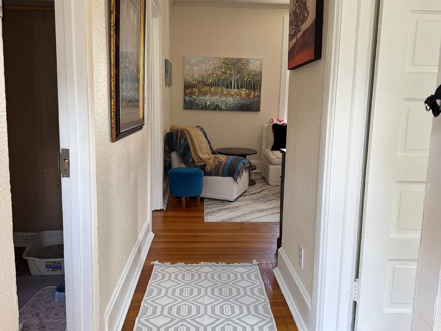 2 bed, 1100 sqft, $1,299 — Photo 2