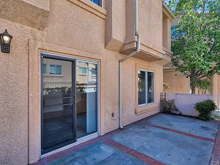 25136 Steinbeck Ave #D — Photo 23