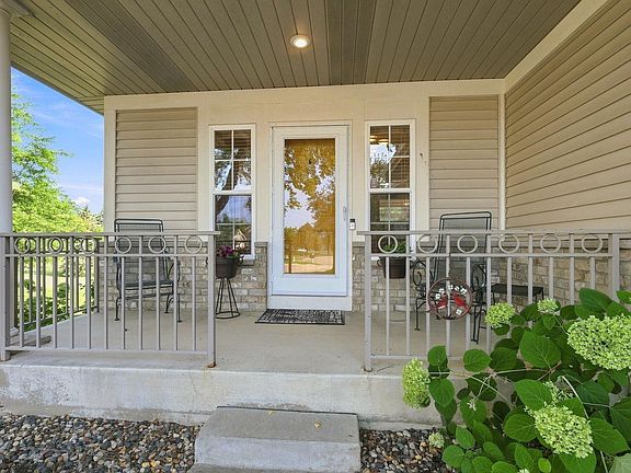 4th image of 14433 Freesia Way