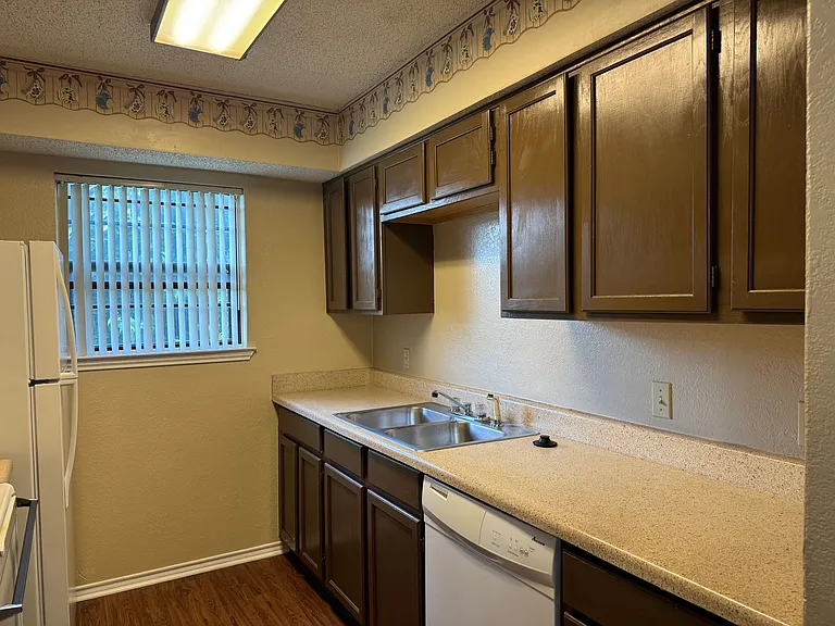 805 SE 4th St #108 — Photo 10
