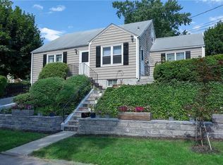 19 Grove St, Dobbs Ferry, NY 10522