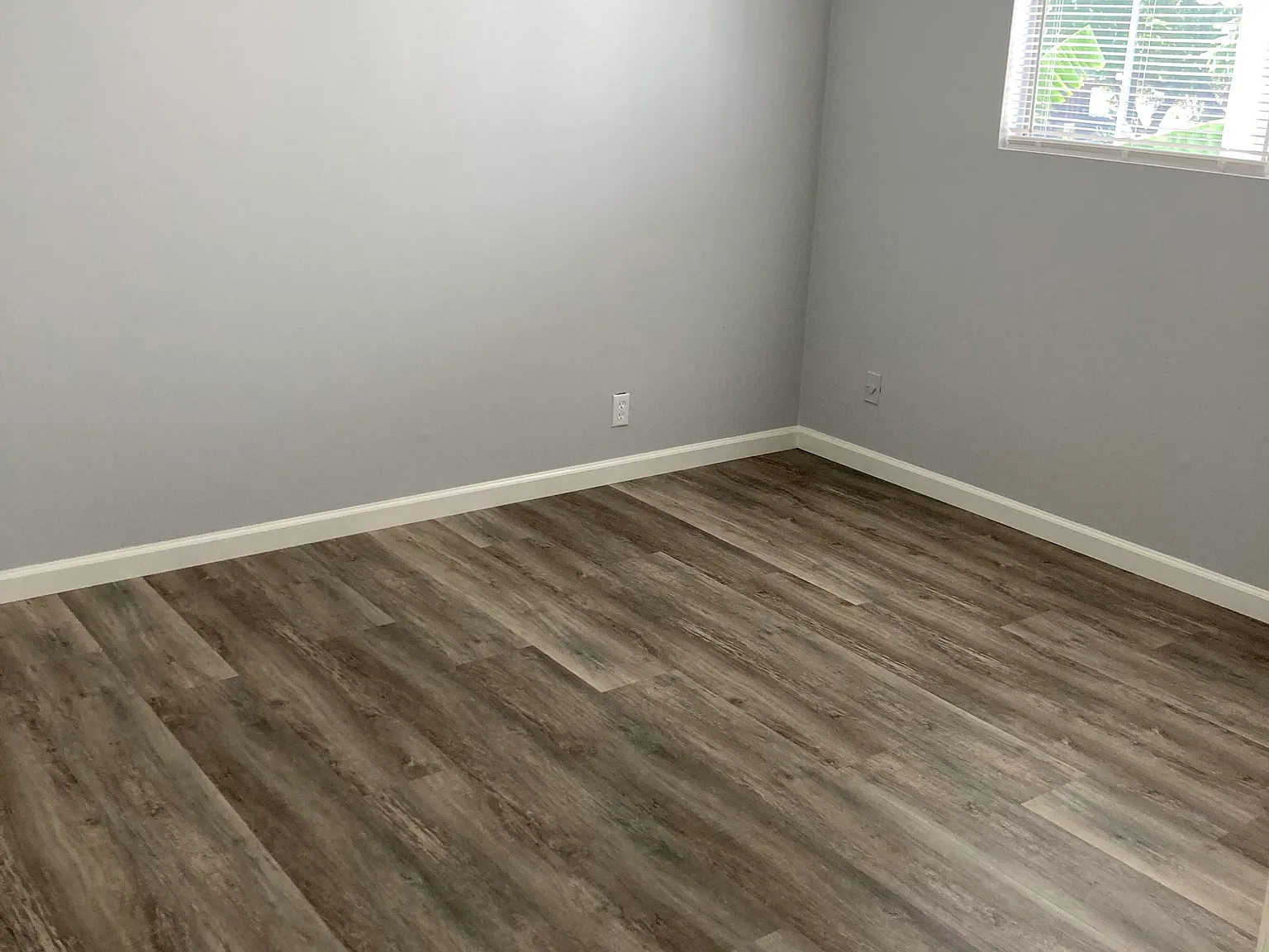 2720 Raymond Ave — Photo 1