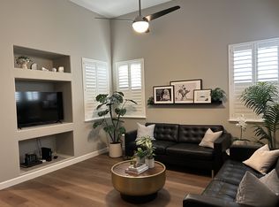 43 W Bordeaux Ln, Clovis, CA 93619