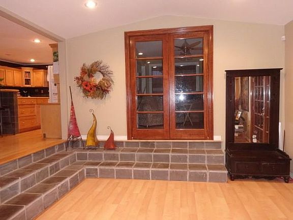3rd image of 40054 McCarrol Ln