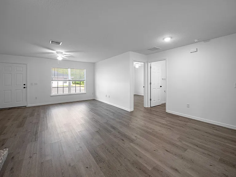 1545 NE 14th St — Photo 17