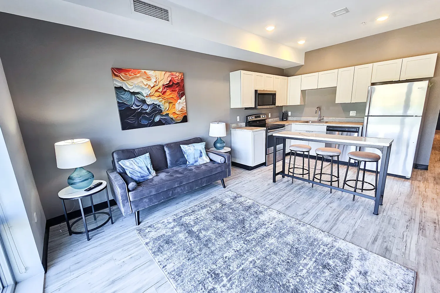 Diamond Place Apartments — Photo 1