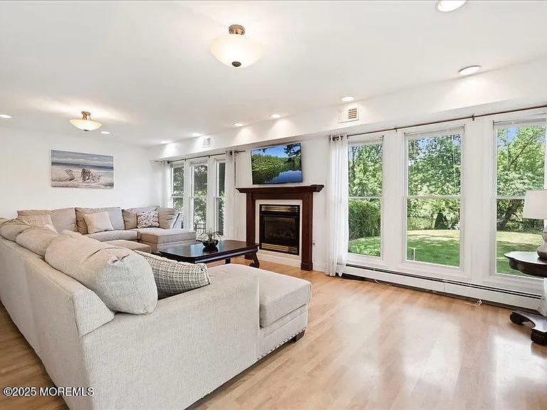 552 Prospect Ave — Photo 9