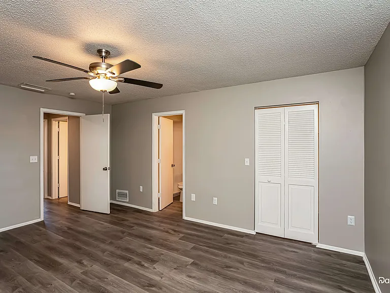 8335 Brandeis Cir E — Photo 6