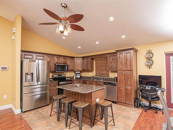 3rd image of 5572 Myakka Ave