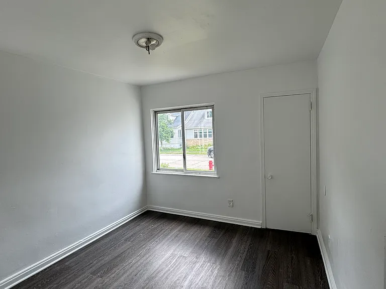 8279 Rivard Ave — Photo 6