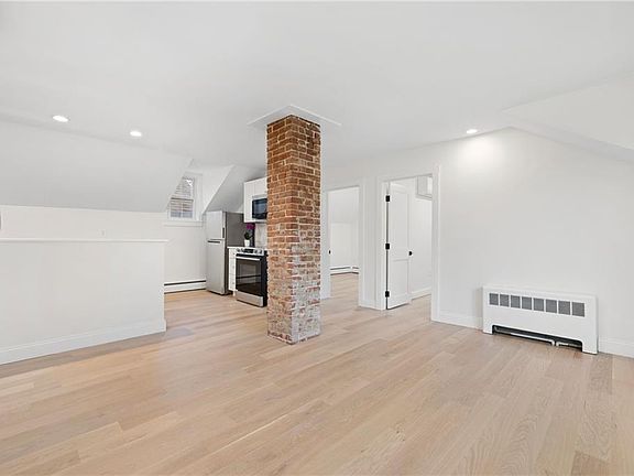 4th image of 28 Young St #3