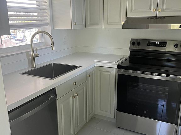 4th image of 311 E Ocean Ave APT 301