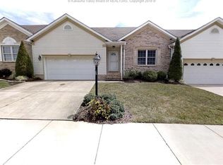 33 Lexus Dr, Hurricane, WV 25526