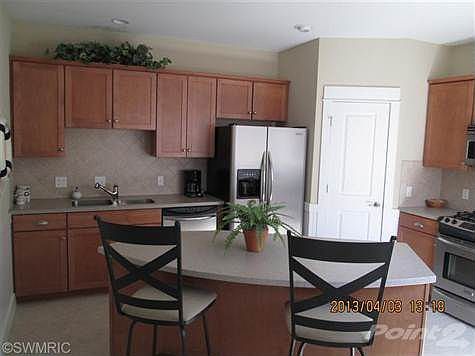 2nd image of 415 Georgia Ct #3