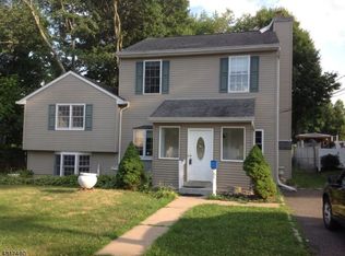 61 Glenwood Ave, Lake Hiawatha, NJ 07034