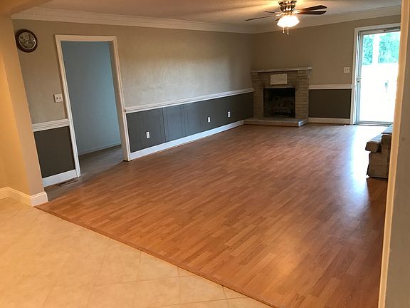 4th image of 15076 Mount Holly Creek Ln