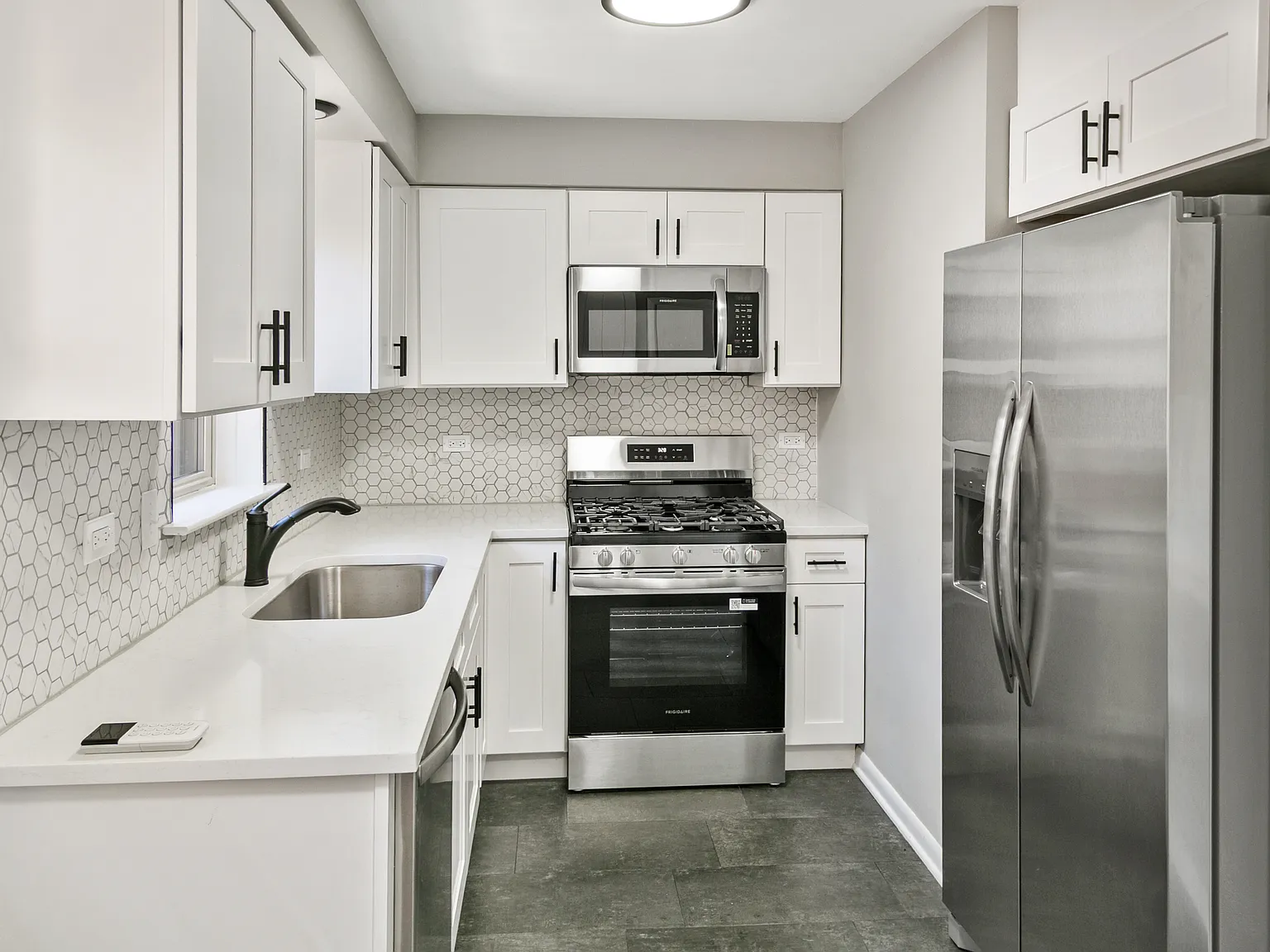 3 bed, 1364 sqft, $2,895 — Photo 3