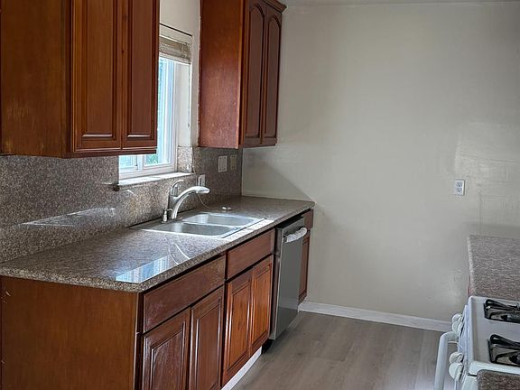 3rd image of 7812 51st Ave