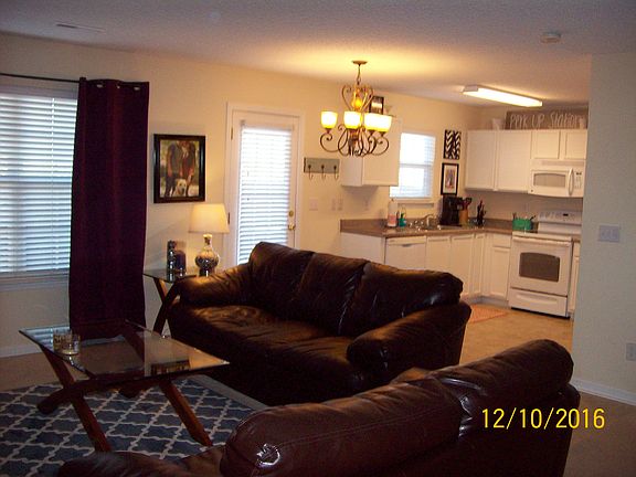 Living rm & Kitchen