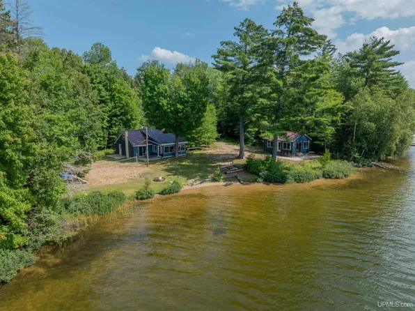3865 Peninsula Point Rd, Munising, MI 49862