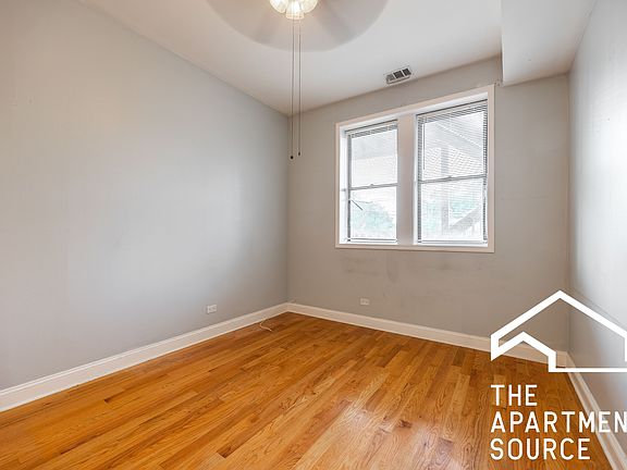 4th image of 2124 N Milwaukee Ave APT 2R