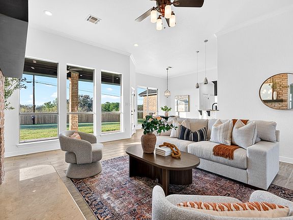 4th image of 136 Spring Meadow Ln