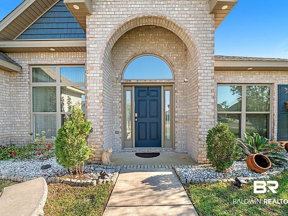 4th image of 335 Thornhill Cir