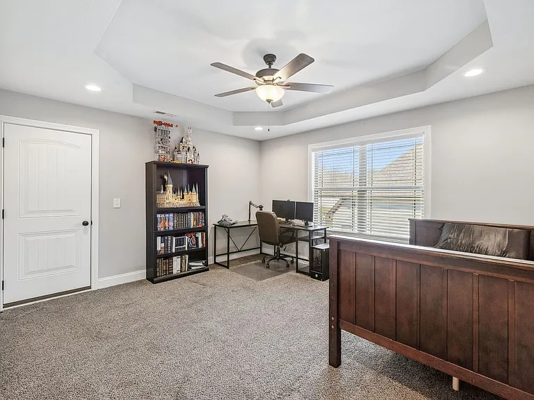 8325 Turnbull Dr — Photo 32
