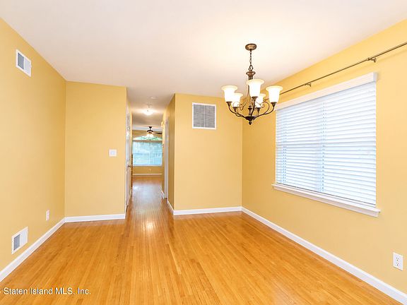 5th image of 296 Burbank Ave