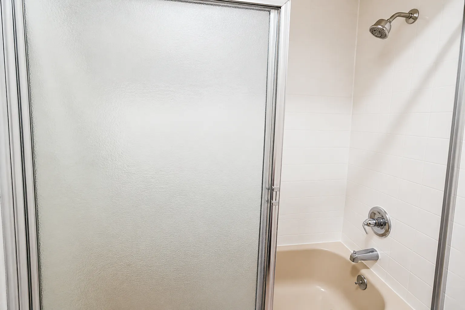 6 bed, $3,250 — Photo 3
