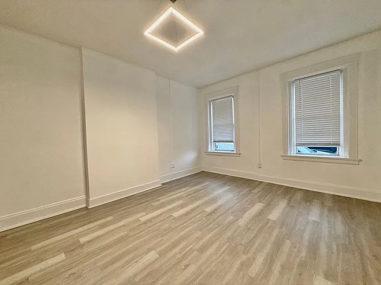 150 E Clifton Ave #L2 — Photo 6